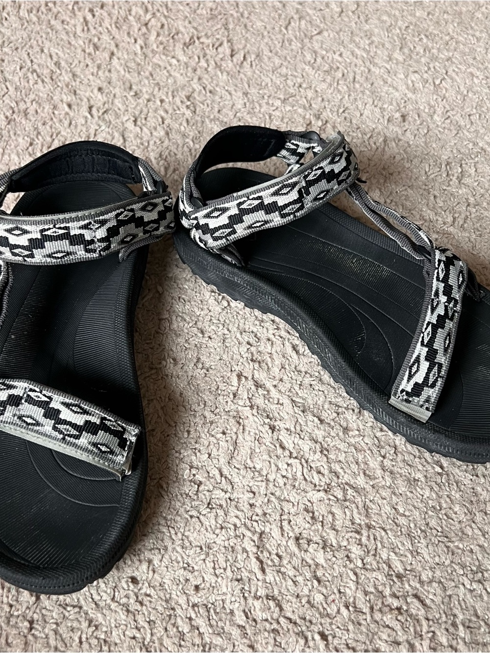 Teva Black and White Multi Geometric Pattern Strap Sport Sandals Size 7